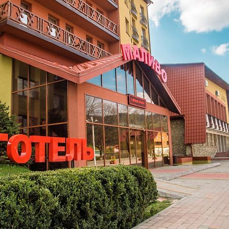 Malyvo Hotel Dilyatyn المظهر الخارجي الصورة