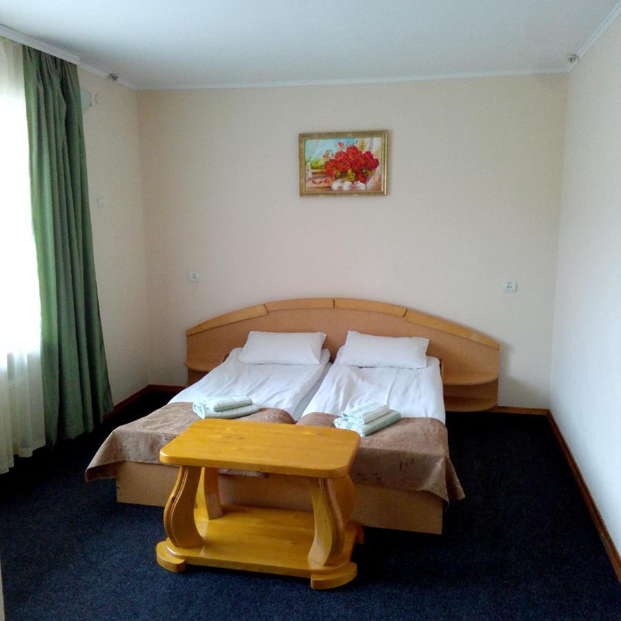 Malyvo Hotel Dilyatyn الغرفة الصورة