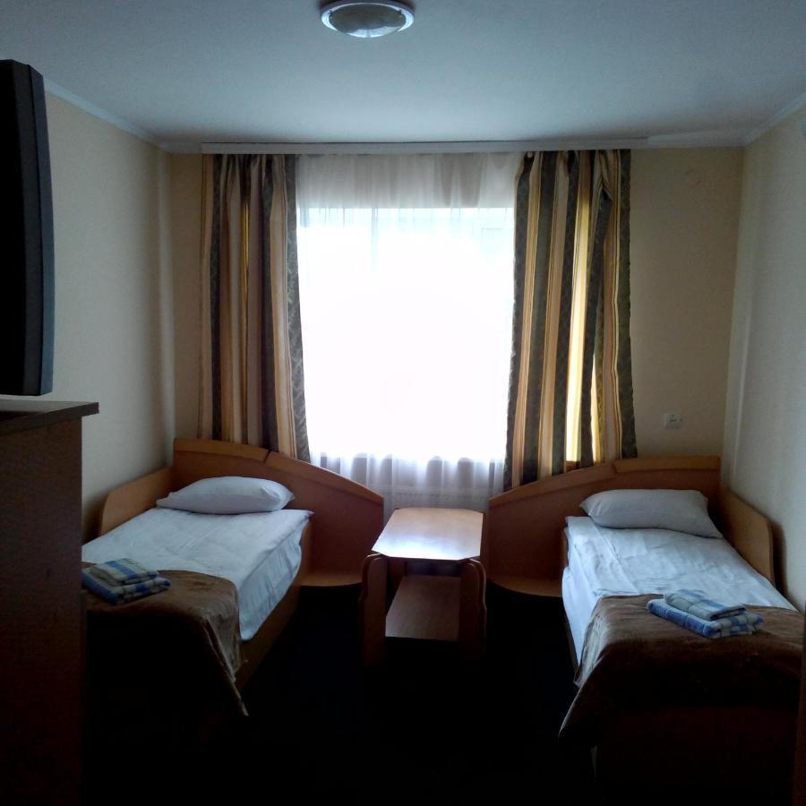 Malyvo Hotel Dilyatyn الغرفة الصورة