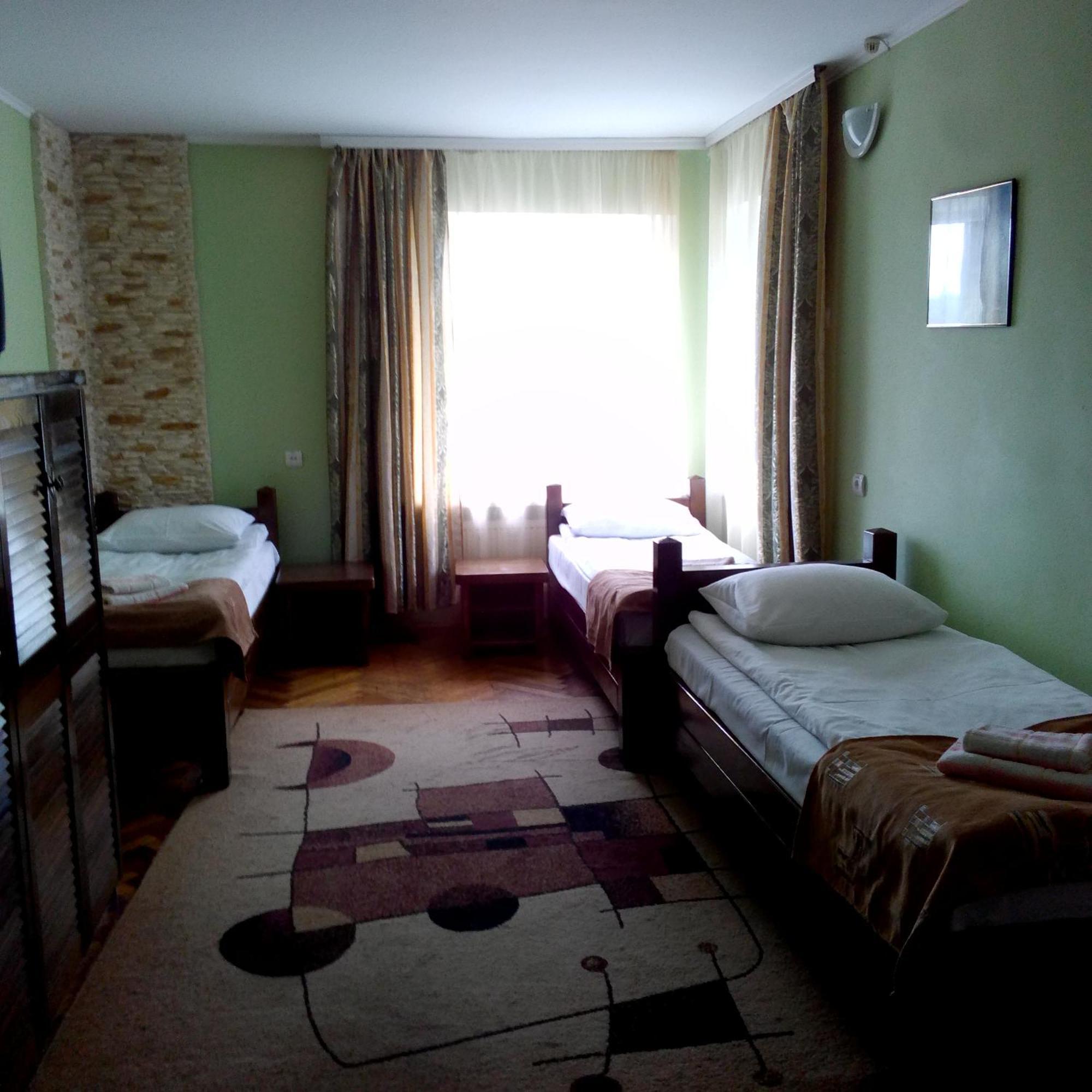 Malyvo Hotel Dilyatyn الغرفة الصورة