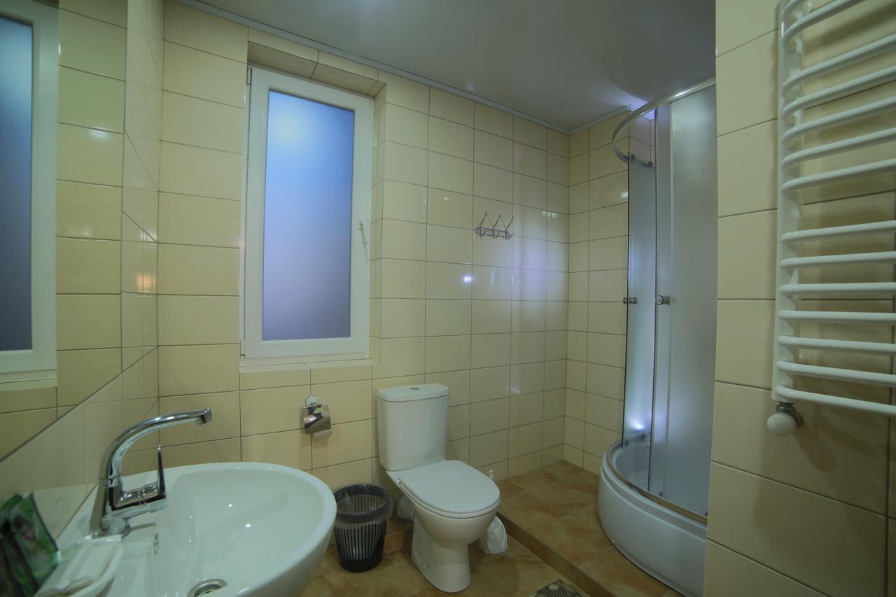 Malyvo Hotel Dilyatyn المظهر الخارجي الصورة