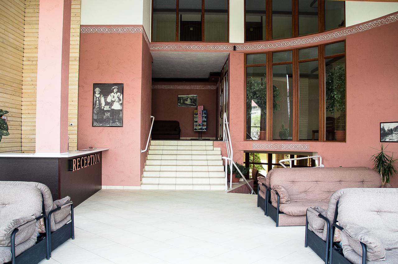Malyvo Hotel Dilyatyn المظهر الخارجي الصورة