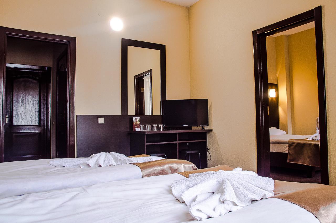 Malyvo Hotel Dilyatyn المظهر الخارجي الصورة